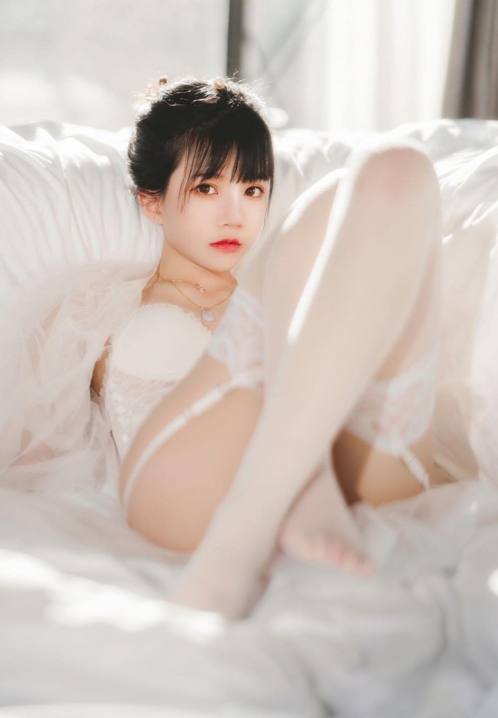 ����8���������8